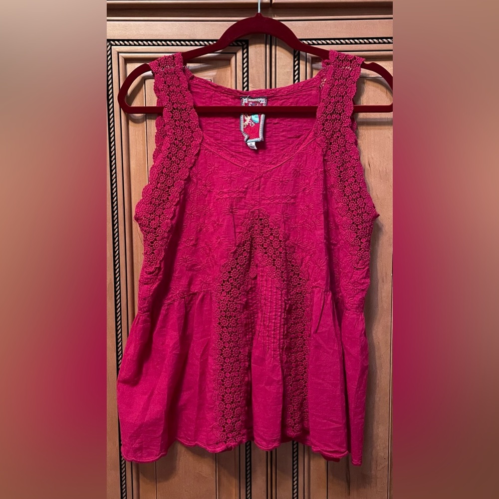 Johnny Was Fuschia Cotton Eyelet Sleeveless Tank/Shell. XS